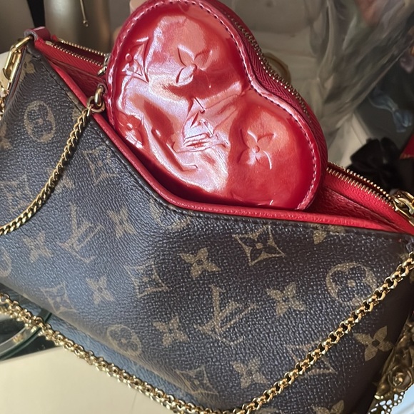 - Louis Vuitton Vernis Heart ♥️ Wallet - Picture 8 of 9